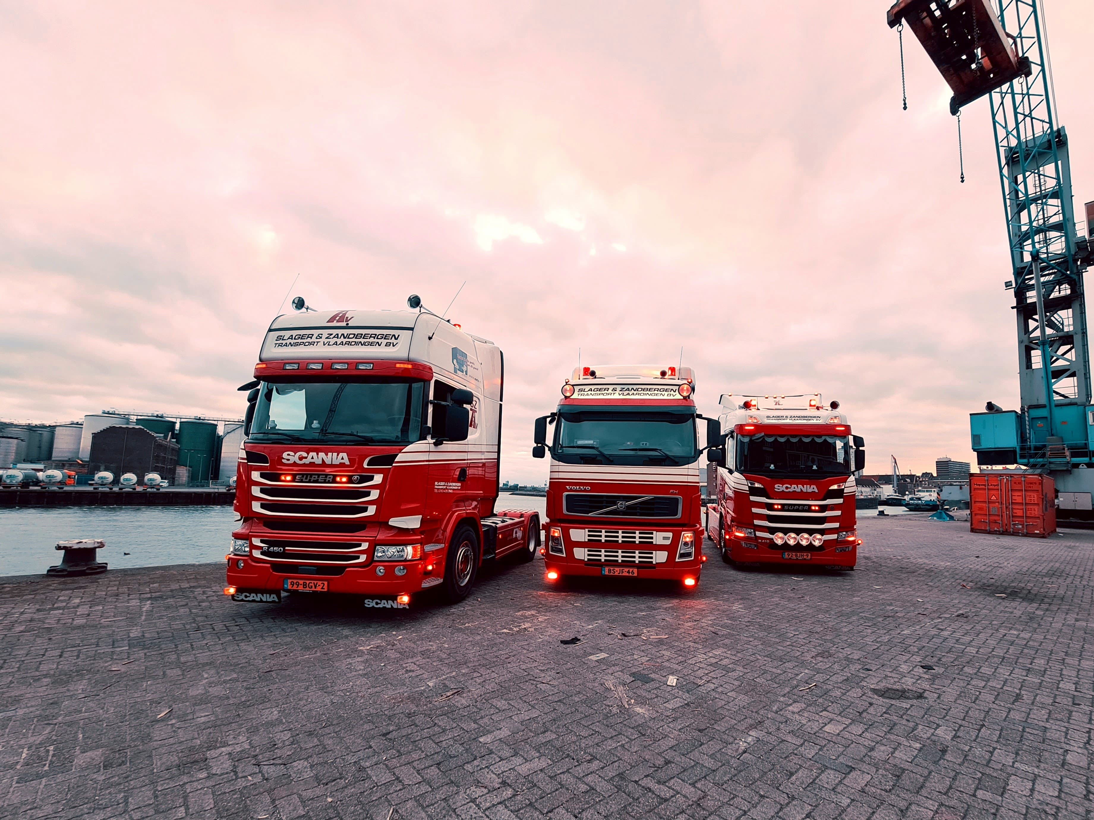 SZTV trucks at port terminal